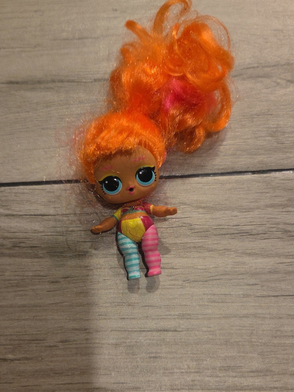 🍁L.O.L. Surprise! Doll Neon QT